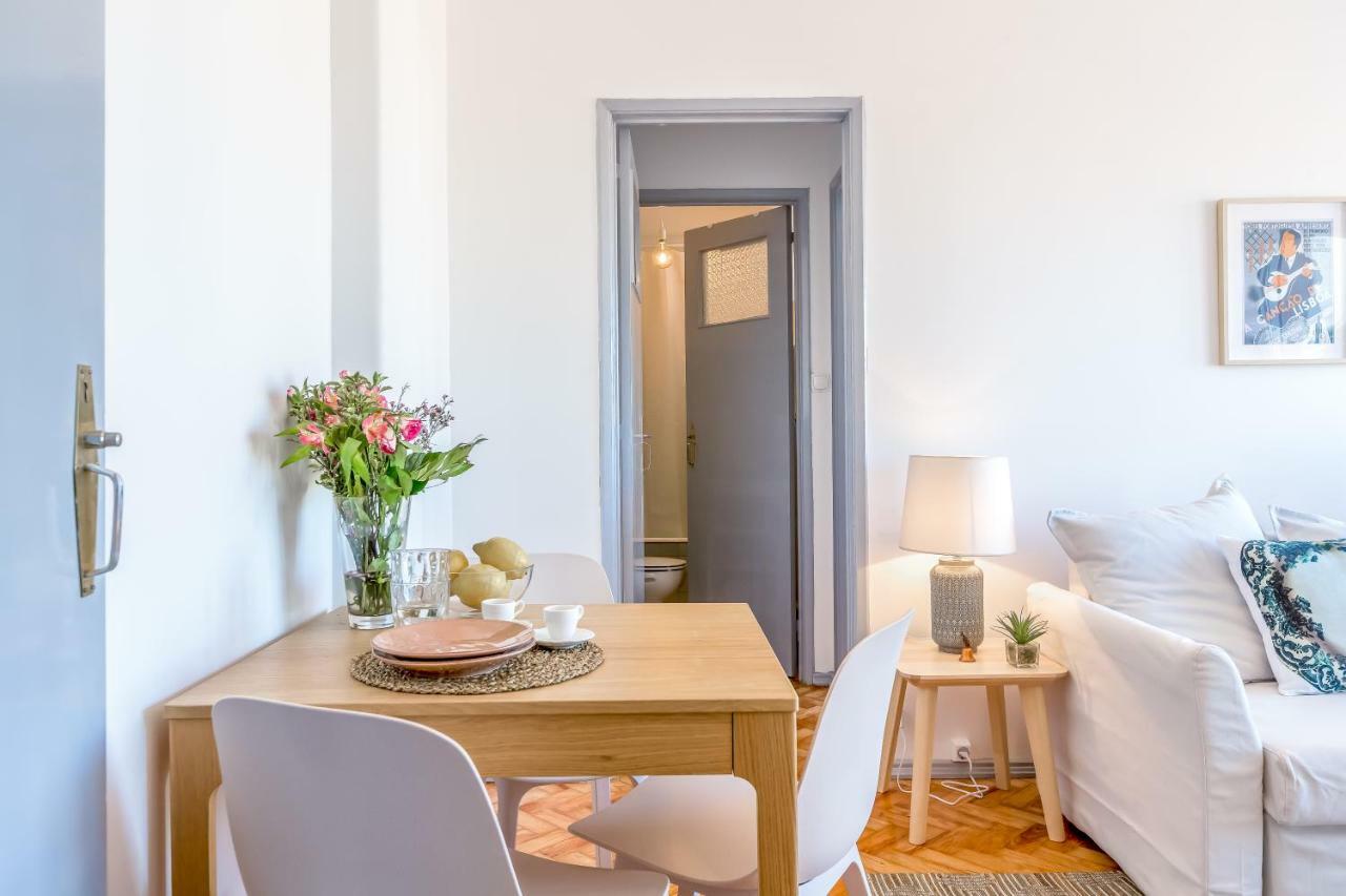 Renovated Sunny Apartment With Amazing Sunset Balcony , By Timecooler Lissabon Exterior foto
