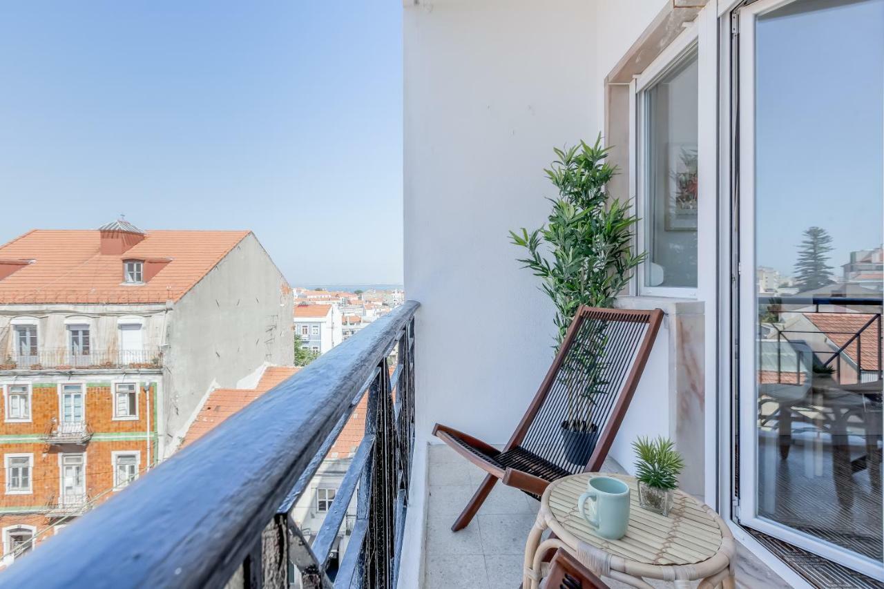 Renovated Sunny Apartment With Amazing Sunset Balcony , By Timecooler Lissabon Exterior foto